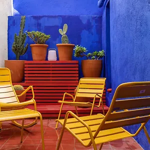 5*, Climatise, Avec Terrasse Au Quartier Le Panier France