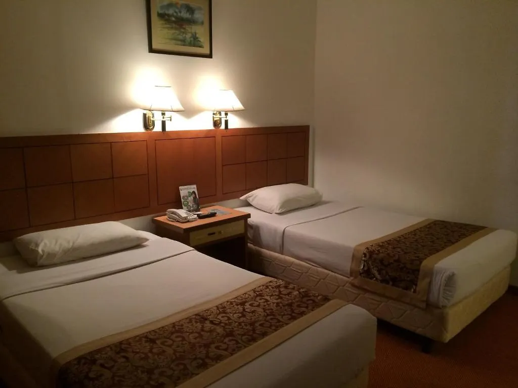 Jo Hotel Τζόχορ Μπάχρου 3*,
